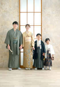 七五三　キャンペーン　記念写真　３才　５才　７才　着物　羽織　袴　被布　レンタル衣装　着物レンタル　鎧かぶと　甲冑　おしゃれ　かっこいい　かわいい　753　家族で着物