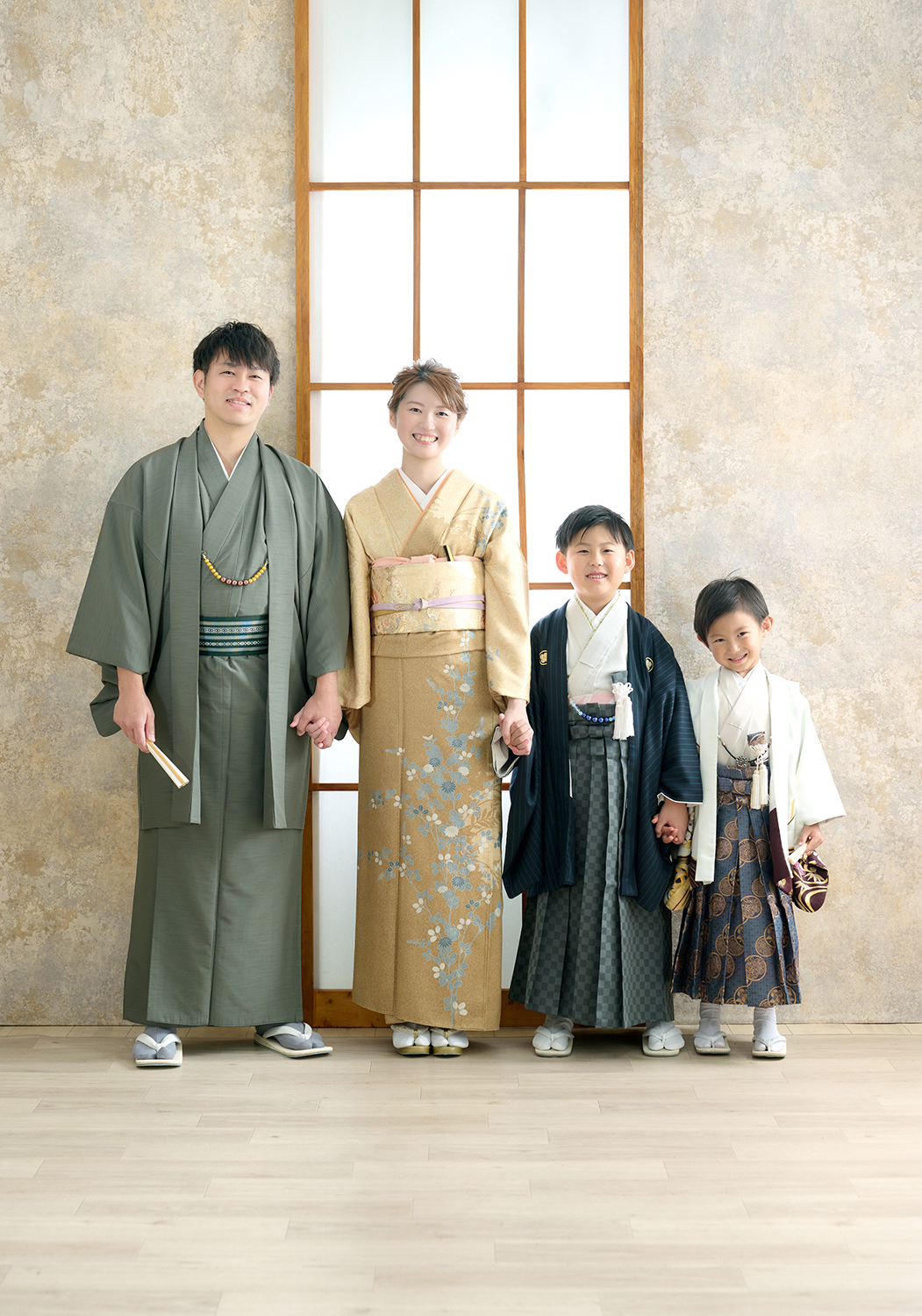 七五三　キャンペーン　記念写真　３才　５才　７才　着物　羽織　袴　被布　レンタル衣装　着物レンタル　鎧かぶと　甲冑　おしゃれ　かっこいい　かわいい　753　家族で着物